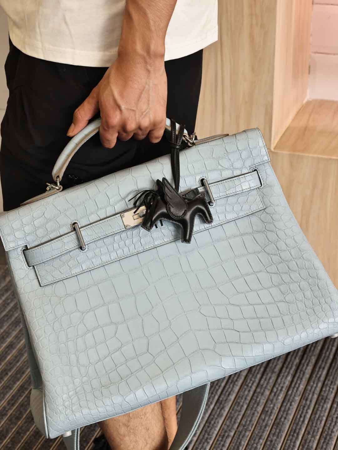 Kelly Maxi42，雾霾蓝色哑光尼罗鳄，银扣实拍现货。