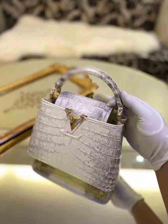 女士手提包lv